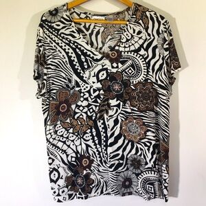 Travelers by Chico’s Neutral Animal Print‎ Dark Floral Tee
